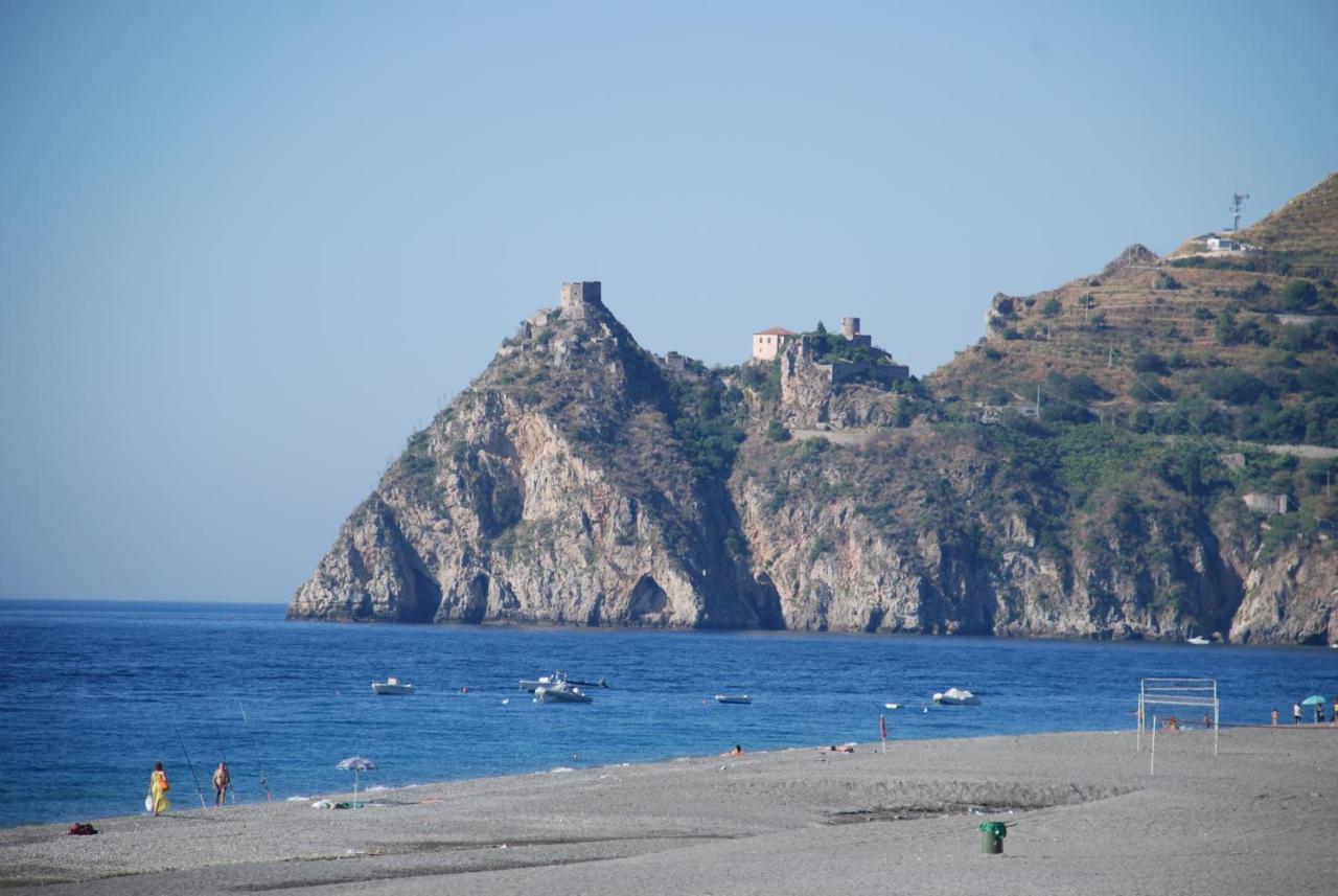 Quattro Torri B&B Santa Teresa Di Riva Dış mekan fotoğraf